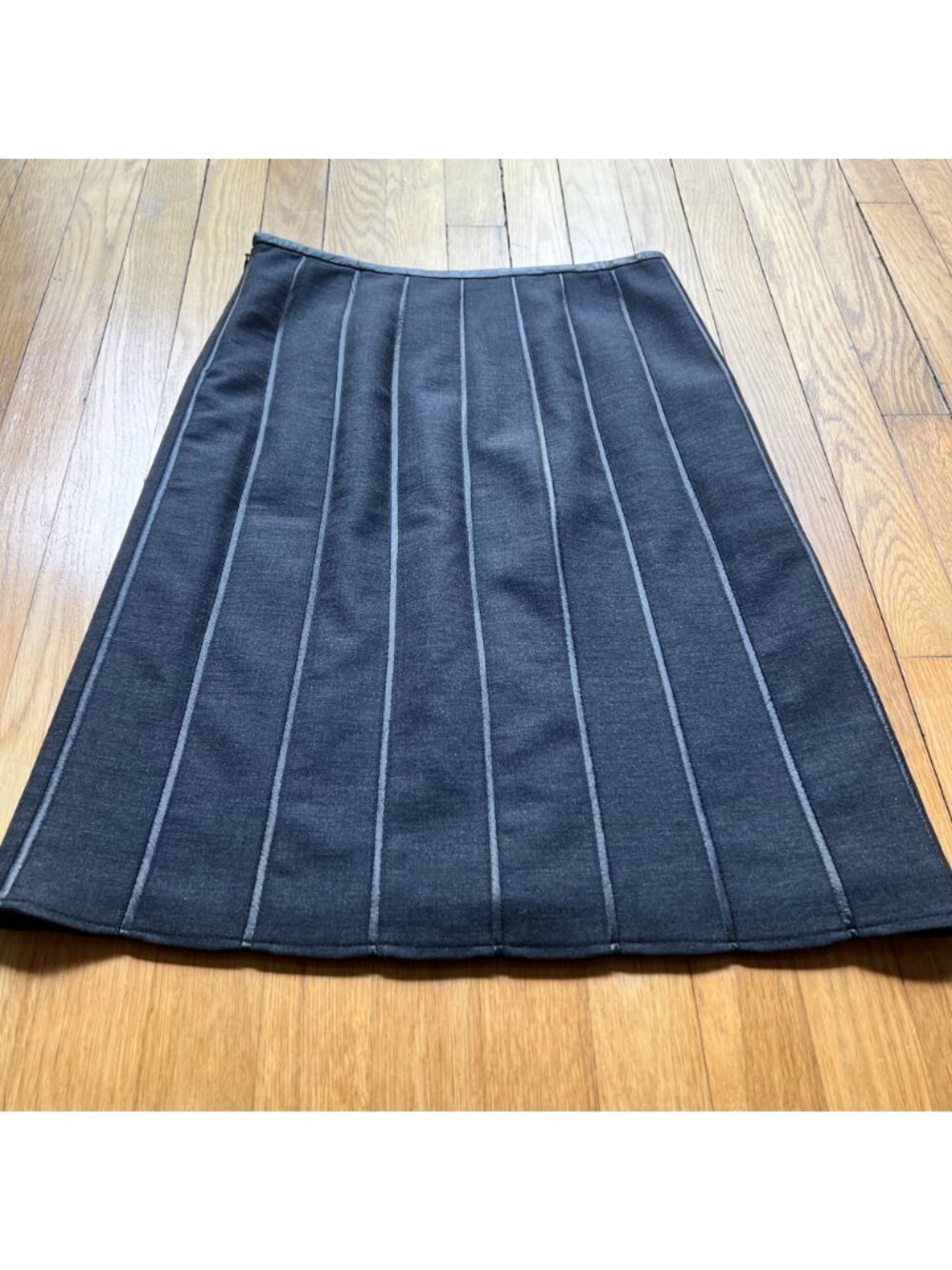 Vintage Armani Collezioni Size 8 Black Gray Wool Leather A-Line Skirt - Picture 13 of 13